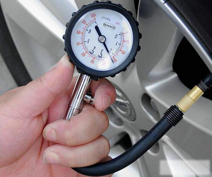 轮胎充气气压表怎么看