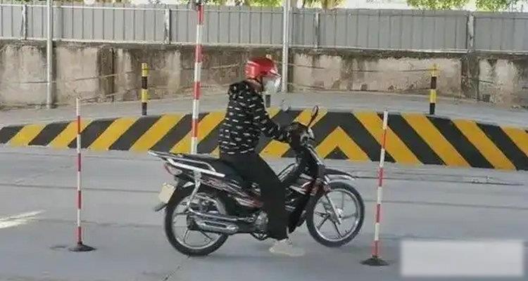 自考摩托车驾驶证流程及费用