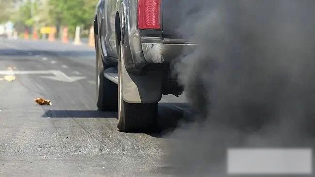 汽车冒黑烟是不是烧机油