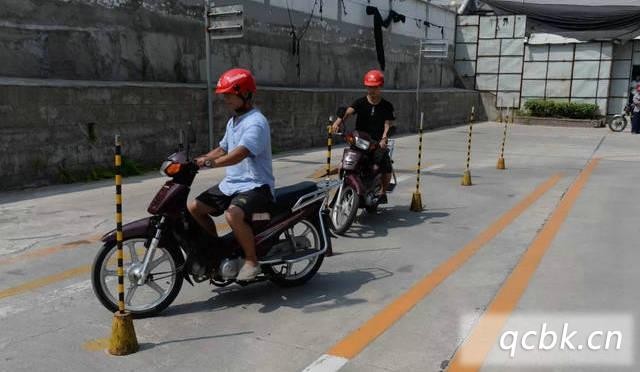 D证驾驶证可以开什么车
