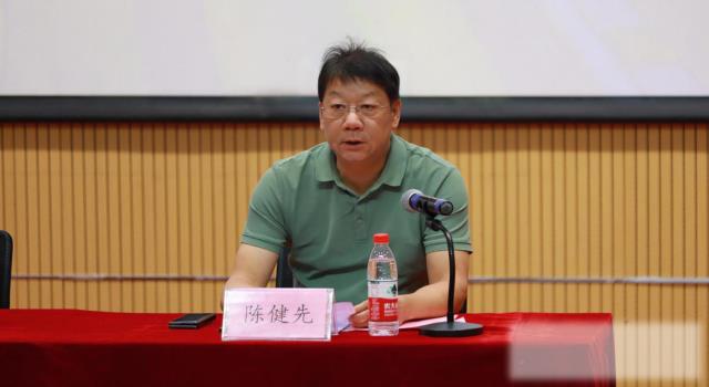 清远市农业农村局党组成员、副局长陈健先